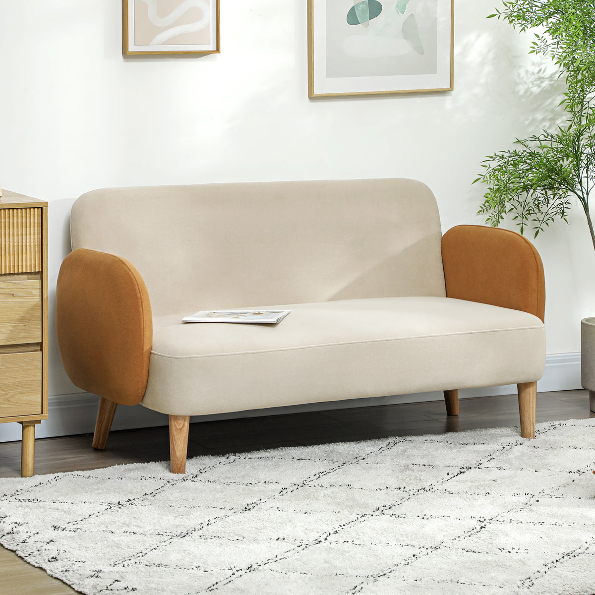 Sofá de 2 Lugares Estofado em Veludo Sofá de Sala de Estar com Apoio para os Braços e Pés de Madeira Sofá Pequeno Carga 240 kg para Dormitório Escritório 130x74x76 cm Bege e Ocre — foto 2
