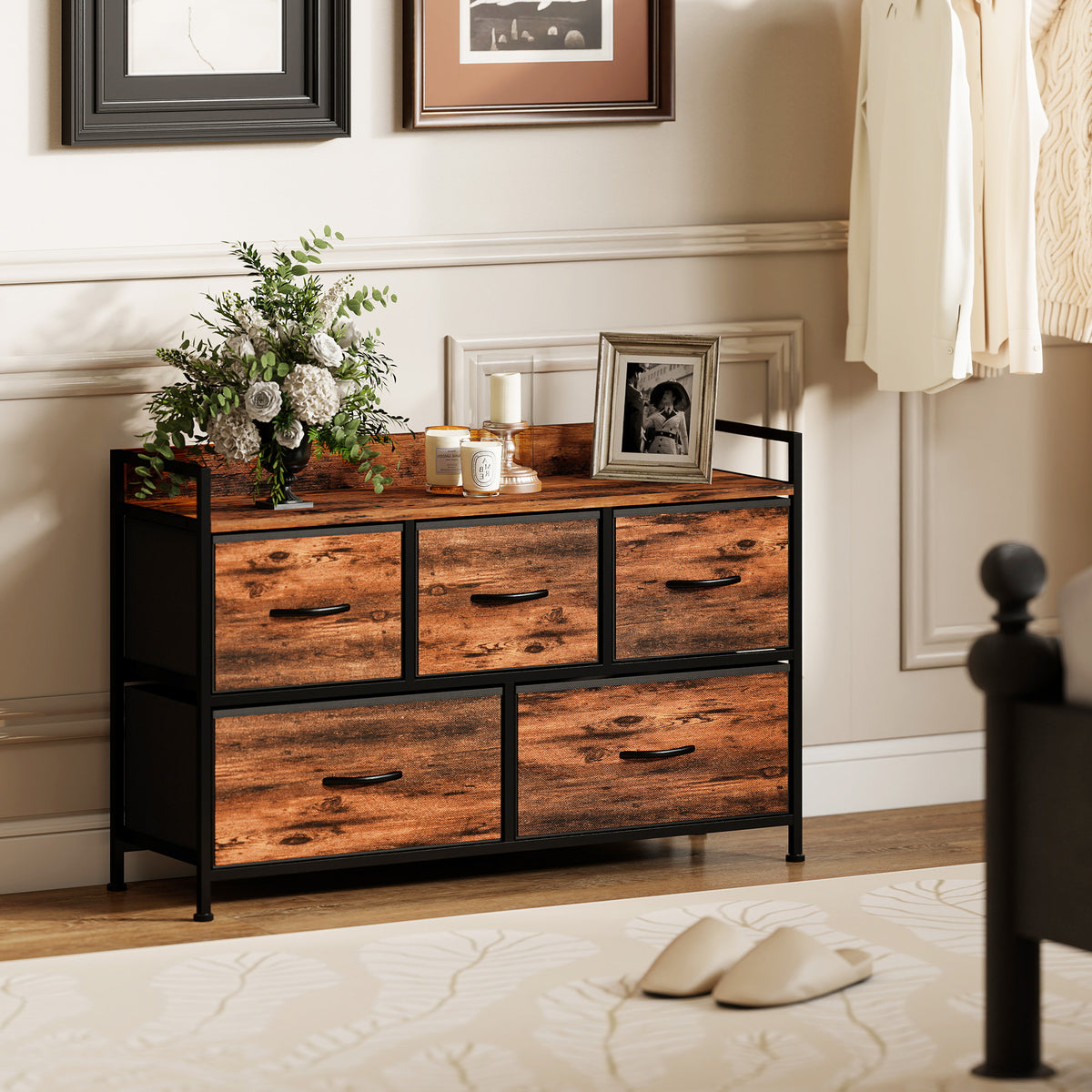 Cómoda com 5 Gavetas de Tecido Cómoda de Estilo Industrial com Estrutura Metálica para Sala de Estar Entrada Quarto 98x29x63 cm Castanho Rústico — foto 2