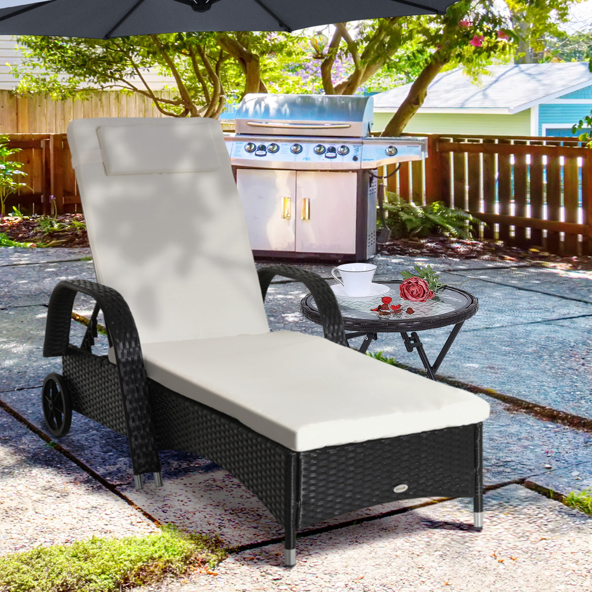 Espreguiçadeira de Vime Jardim Espreguiçadeira com Encosto Ajustável em 5 Posições Almofadas Acolchoadas Apoio para a Cabeça e 2 Rodas 200x73x56-103cm Preto e Bege — foto 2