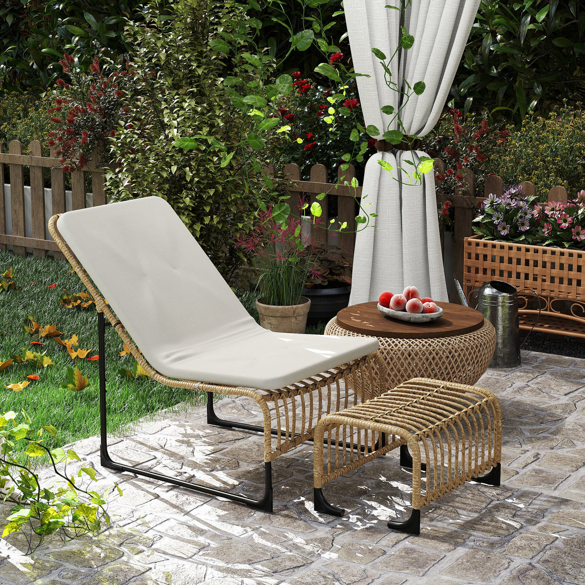 Conjunto de Poltrona de Jardim com Apoio para os Pés de Vime Sintético Poltrona para Exterior com Almofada Acolchoada e Estrutura de Aço 65x93x80 cm Madeira e Bege — foto 2