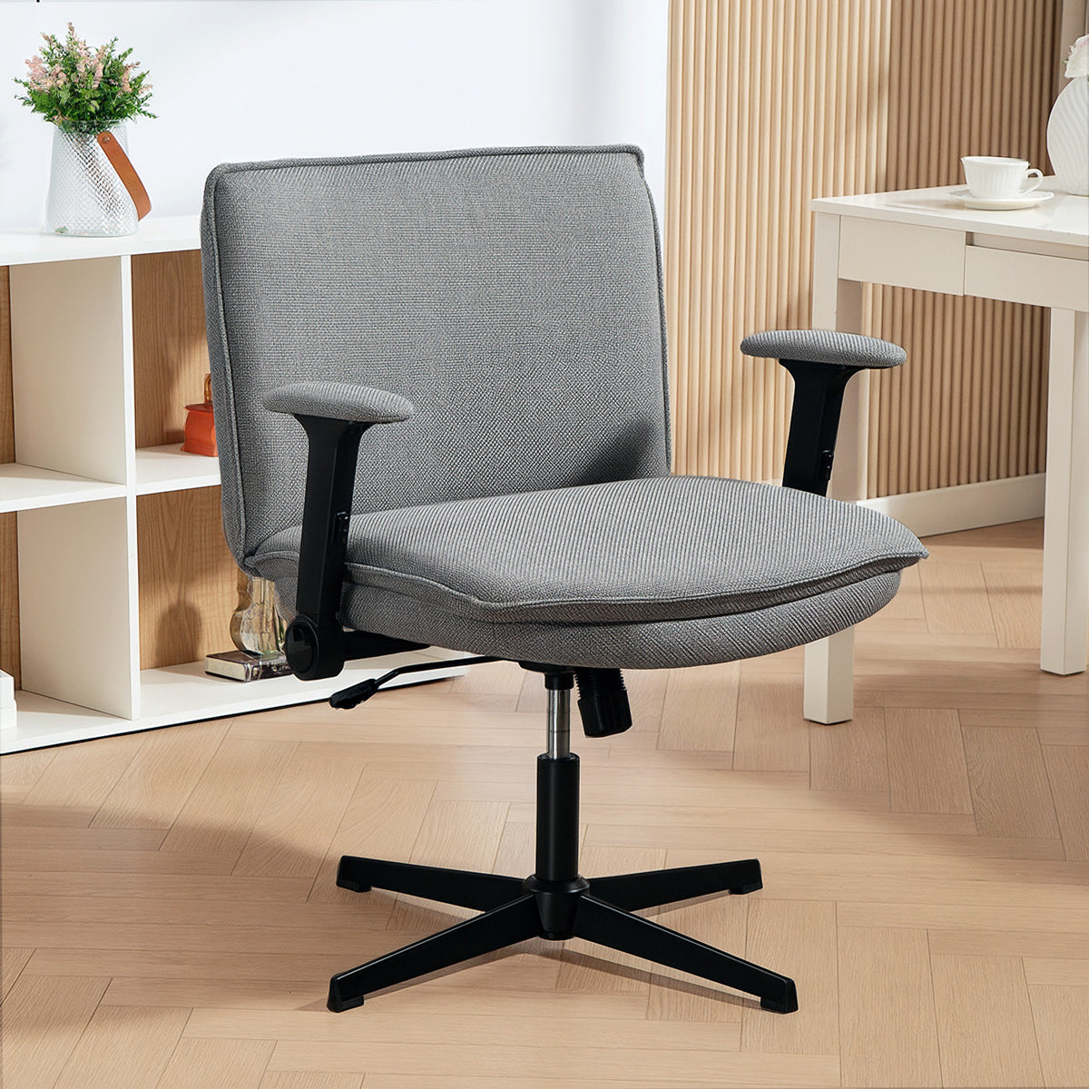 Cadeira de Escritório Cadeira de Secretária com Apoios de Braço Rebatíveis Assento Largo sem Rodas Altura Ajustável Giratória Função Basculante e Estofada em Linho 76x70x85-97 cm Cinzento — foto 2