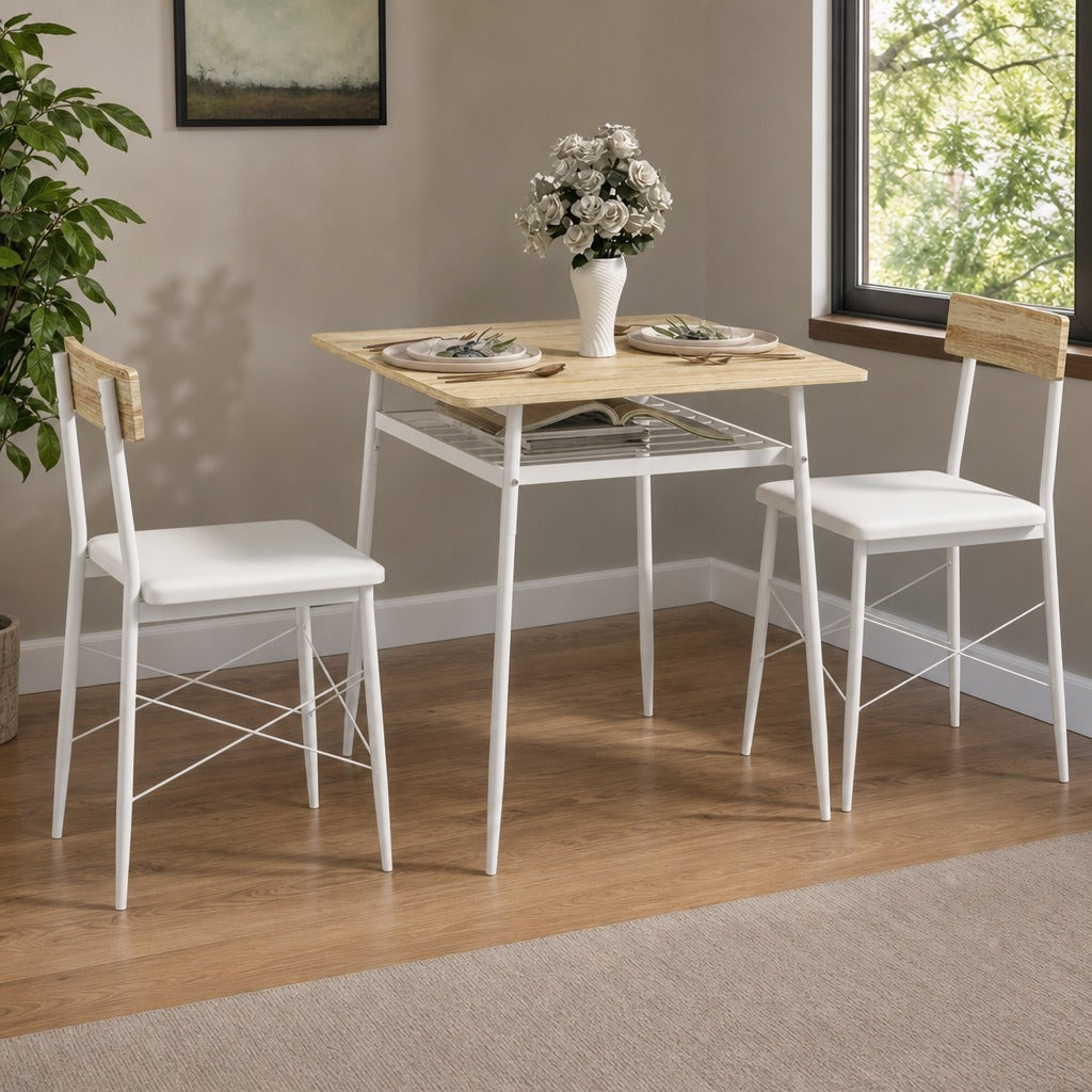 Conjunto de Refeição de 3 Peças Conjunto 1 Mesa de Cozinha 70x70x75 cm e 2 Cadeiras 40x50x80 cm com Prateleira de Armazenamento e Estrutura de Aço Branco e Madeira — Ambiente | Lifestyle