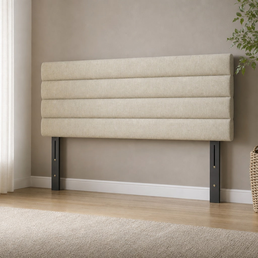 Cabeceira de Cama 140 cm Altura Ajustável em 3 Níveis 106/116/126 cm Cabeceira Estofada em Linho Acolchoamento Linear com Pernas de Aço Montada na Parede para Quarto Bege — Ambiente | Lifestyle