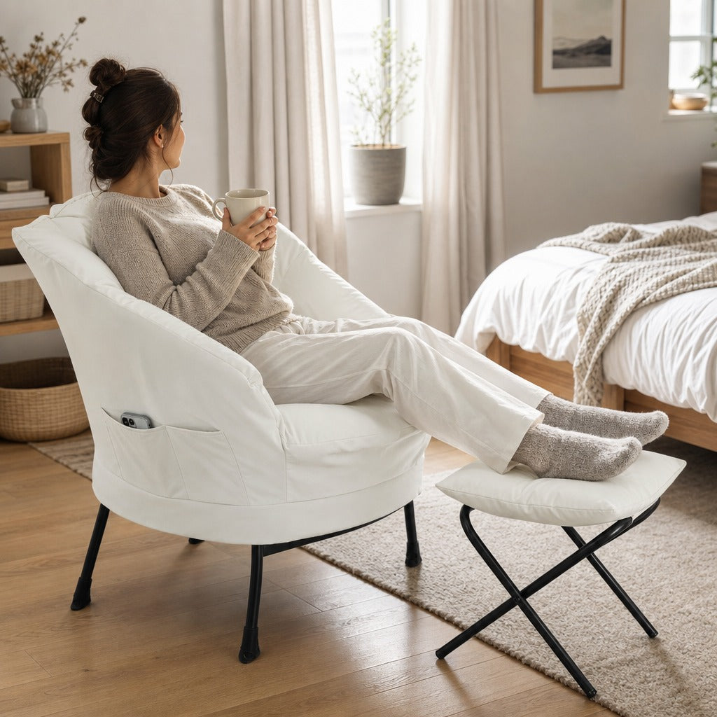 Poltrona Sala de Estar com Apoio para os Pés Poltrona Relax para Leitura com Bolsos Laterais e Pés de Aço para Sala de Estar Dormitório 80x78x100 cm Creme — Em utilização | In use