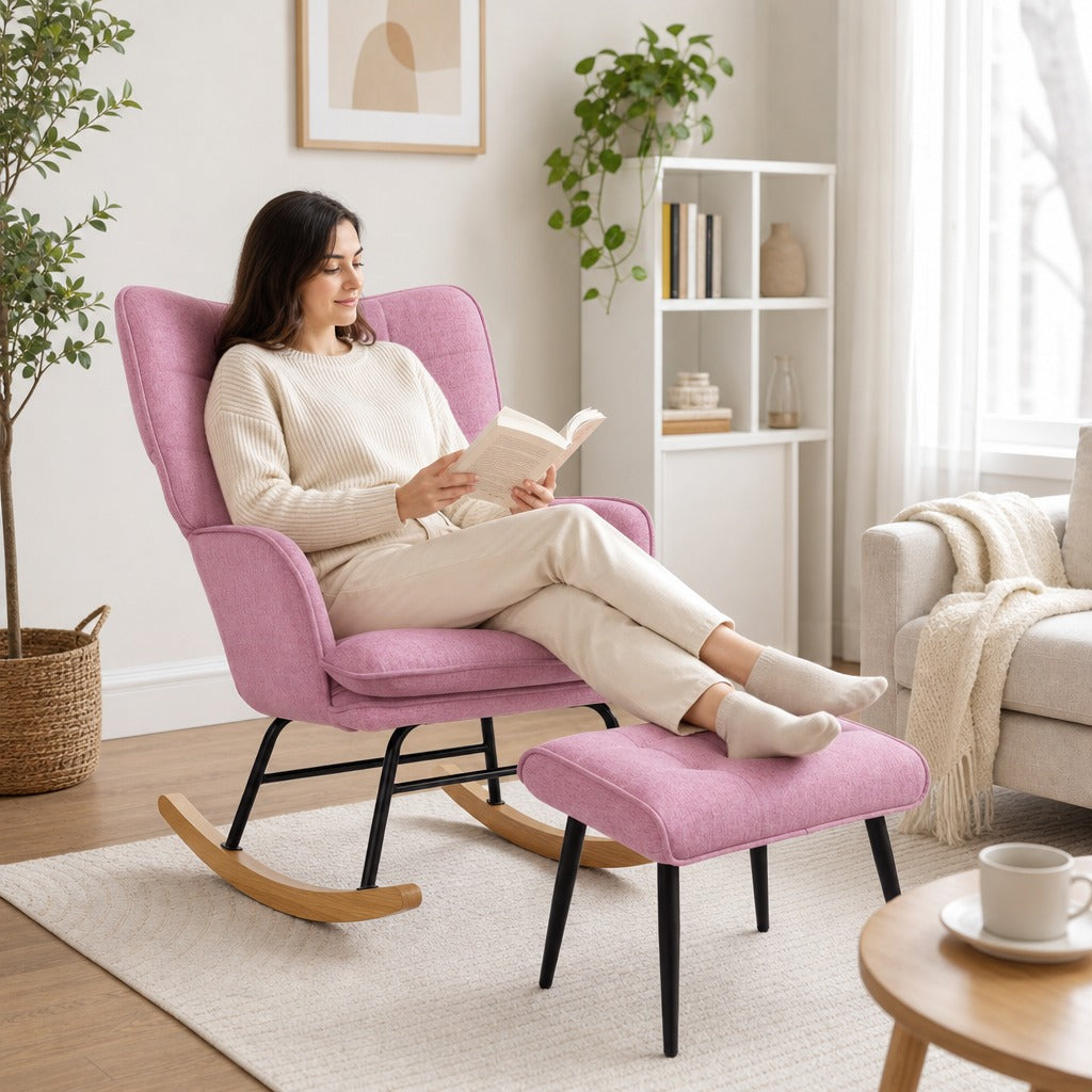 Conjunto de Poltrona Baloiço com Apoio para os Pés Poltrona Relax com Almofada Acolchoada e Anti-Tombo Carga 130 kg Sala de Estar Dormitório 64x89x90 cm Rosa — Em utilização | In use