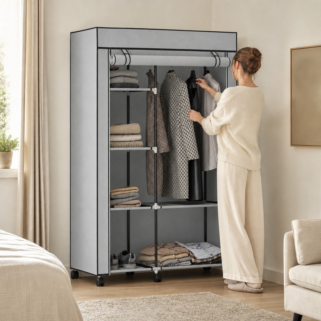 Roupeiro de Tecido Dobrável Armário de Roupa Portátil com 6 Prateleiras 1 Barra de Pendurar e Rodas para Dormitório Vestidor 103x43x162,5 cm Cinza Claro — Em utilização | In use