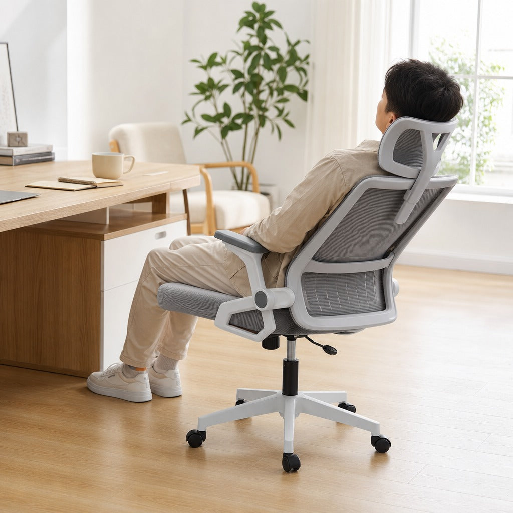 Cadeira de Escritório de Malha Cadeira de Escritório Giratória com Altura e Apoio para a Cabeça Ajustáveis e Apoio para os Braços Estilo Moderno Carga 120 kg para Estúdio — Em utilização | In use