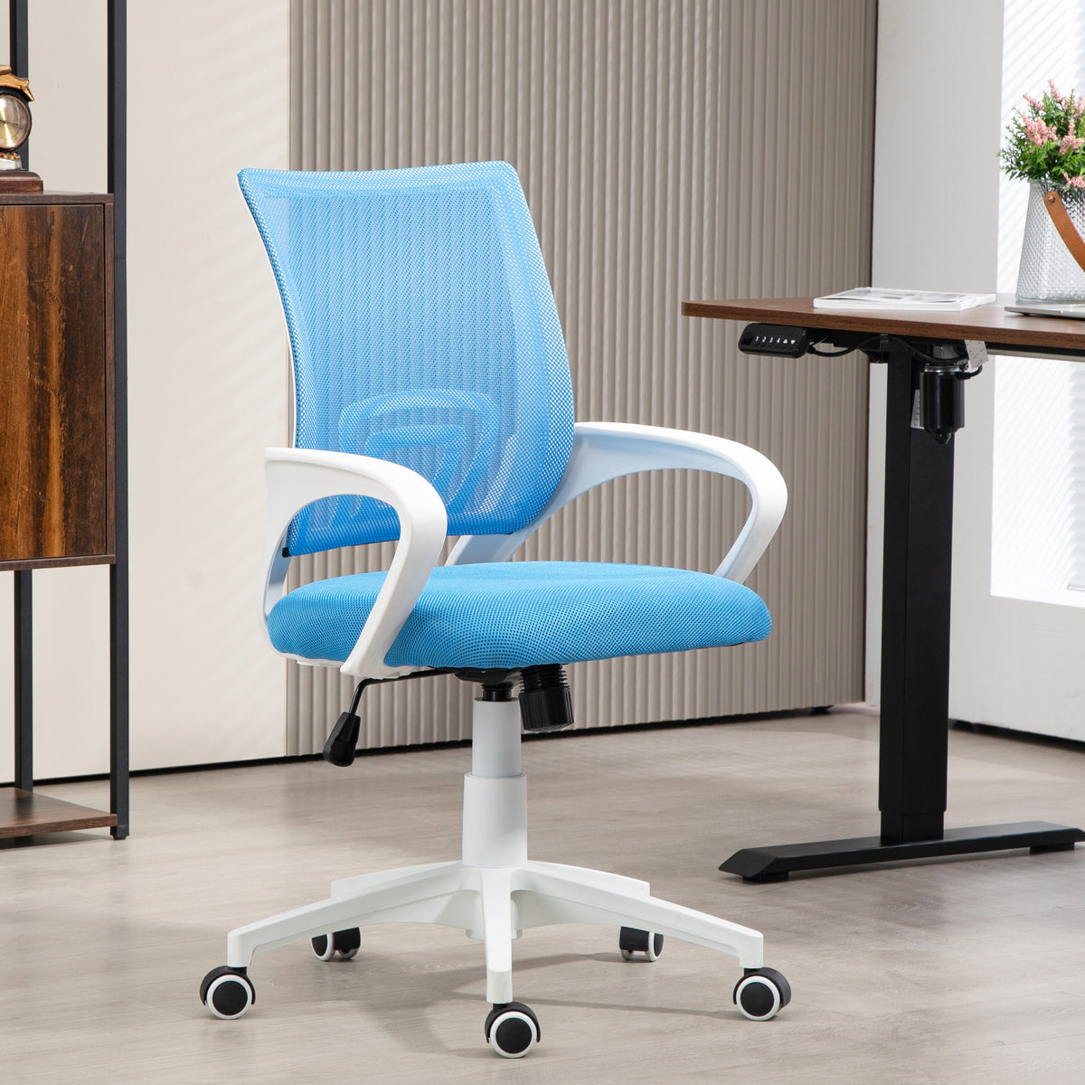 Cadeira de Escritório de Malha Cadeira de Escritório Giratória com Altura Ajustável Função Basculante e Apoio para os Braços Cadeira de Estúdio Carga 120 kg 57x55x89-109 cm Azul — foto 2