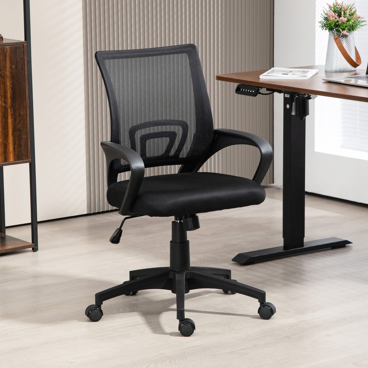 Cadeira de Escritório de Malha Cadeira de Escritório Giratória com Altura Ajustável Função Basculante e Apoio para os Braços Cadeira de Estúdio Carga 120 kg 57x55x89-109 cm Preto — foto 2