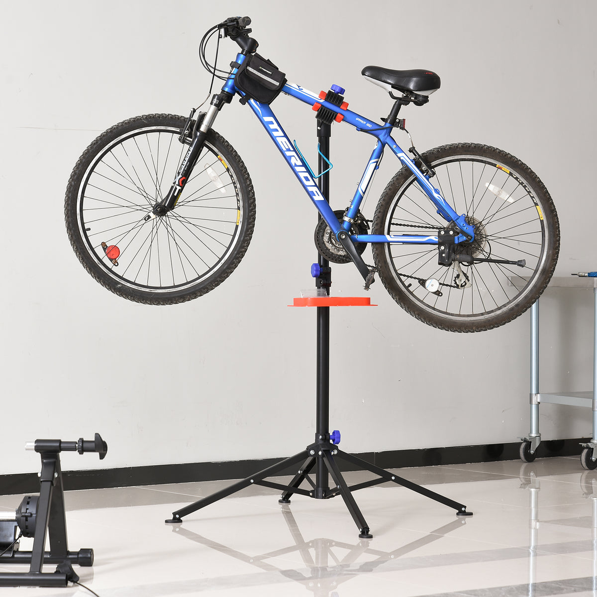Suporte de reparo Cavalete de bicicleta portátil para casa Altura ajustável 110-180cm com 4 pernas Bandeja de ferramentas Até 25kg 84x84x180 Preto — foto 2