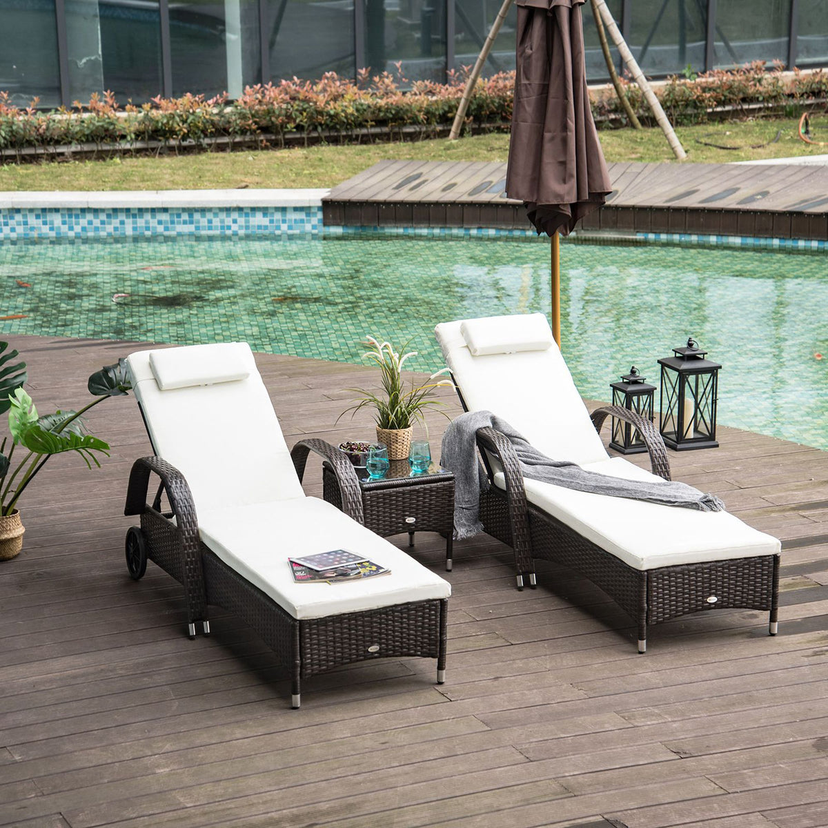 Espreguiçadeiras x2 com Mesa de Vime Chaise Longue para Jardim Pátio Cadeira de exterior com Almofadas Acolchadas Marrom e Branco — foto 2