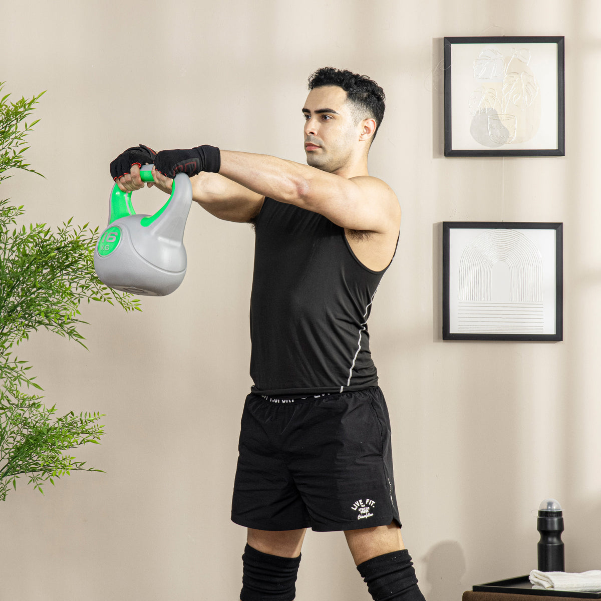 Kettlebell 16 kg Peso Russo com Revestimento de PU e Enchimento de Areia para Treinamento em Casa Ginásio 26x18x32 cm Verde e Cinza — foto 7