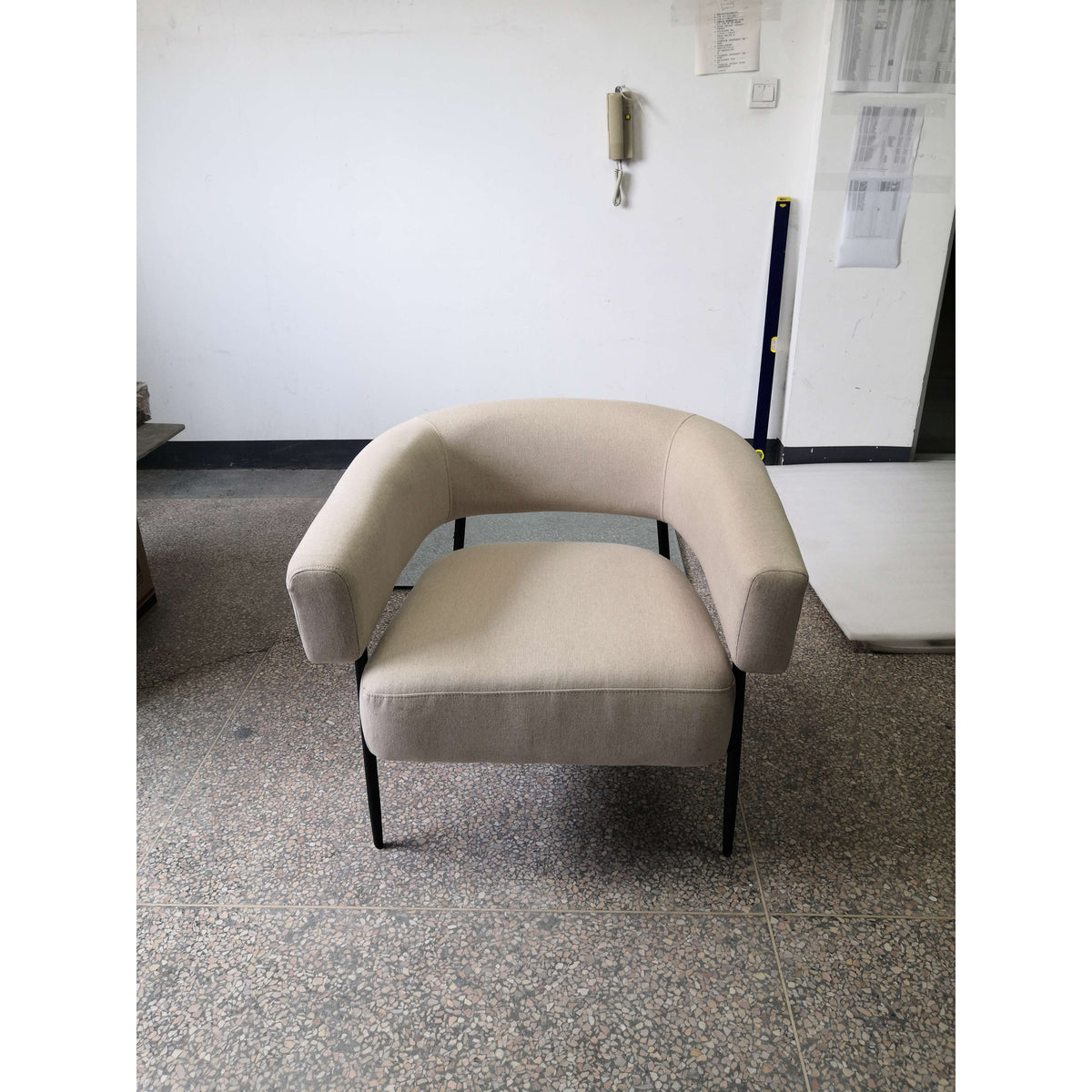 Poltrona de Sala, Poltrona Escandinava em Tecido com Efeito Linho, Assento Largo e Apoios de Braço, Estrutura em Aço, Bege — foto 2