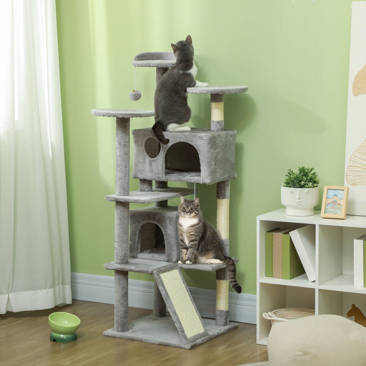 Arranhador para Gatos Altura 138 cm Arranhador para Gatos Torre de Escalada com Postes Arranhadores de Sisal Plataformas Cavernas Bolas Pendentes e Redes Cinza Claro — foto 2