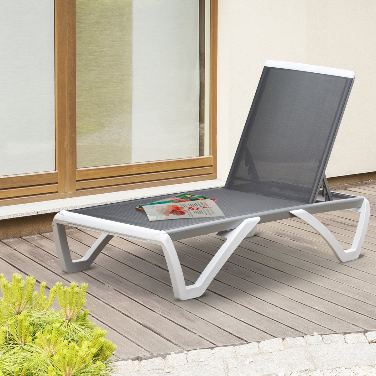 Espreguiçadeira de jardim reclinável com rodas e encosto ajustável em 5 níveis Poltrona relaxante de alumínio para terraço varanda e piscina 170x67.5x95 cm Branco cinza — foto 2