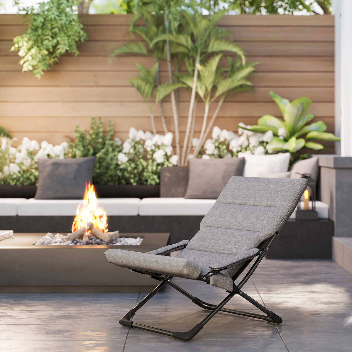 Cadeira de Campismo Dobrável Cadeira de Jardim Portátil com Almofada Acolchoada Removível e Apoio para os Braços Estrutura de Aço para Terraço Praia Exterior 66x94x79cm Cinza — foto 2