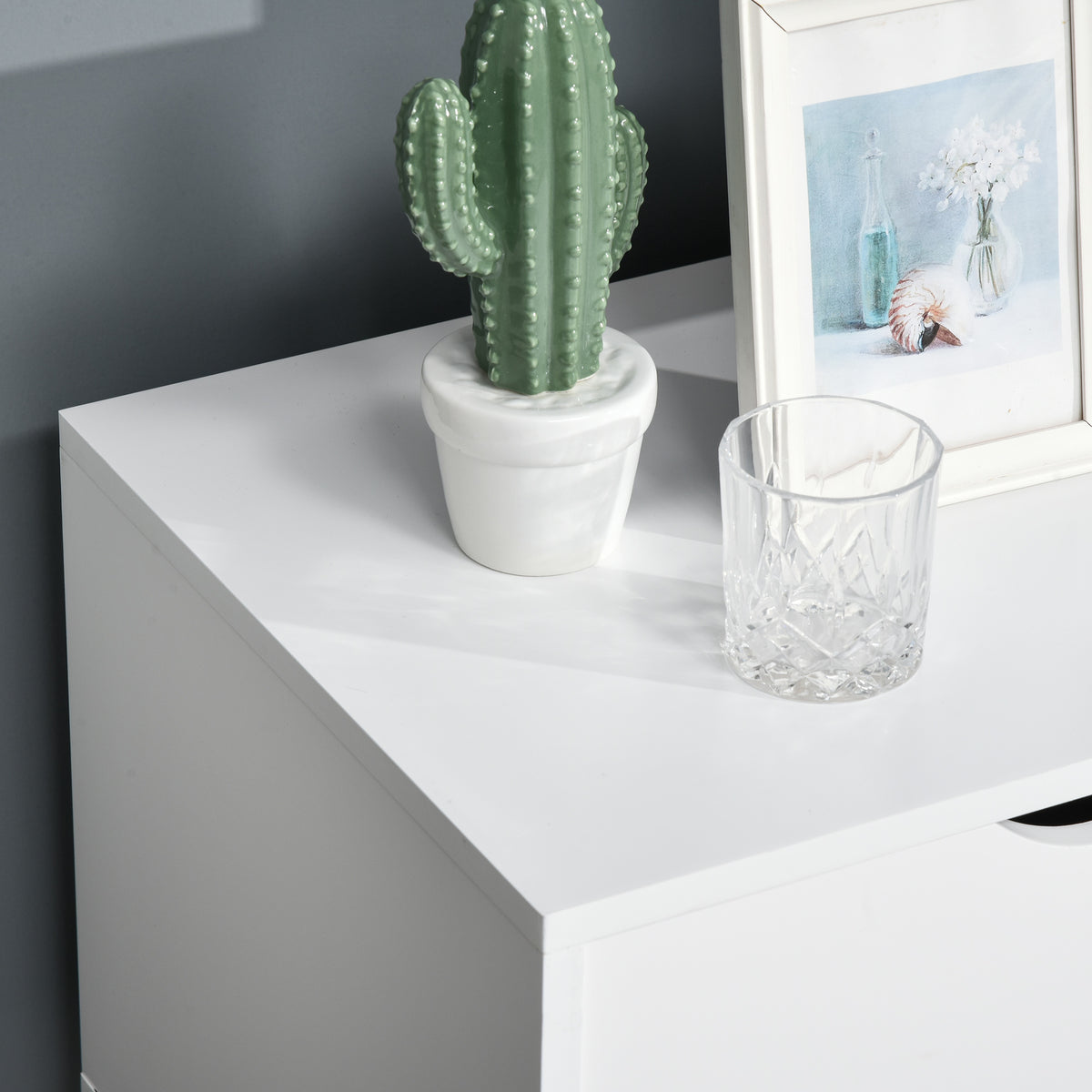 Móvel de TV para Televisores de até 65 Polegadas Móvel de TV com 2 Armários Prateleiras Abertas Puxador Oco Pés de Madeira de Borracha e Orifício Passa Cabos 150x39x50 cm Branco e Madeira — foto 7