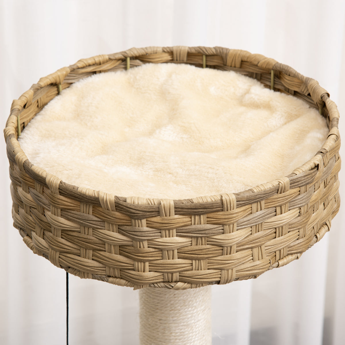 Arranhador 95 cm Torre para Gatos com Toca, Bola de Brinquedo, Troncos de Sisal, Plataforma Grande, Arranhador Multinível, Árvore de Escalada, para Gatos até 5 kg, Natural+Bege — imagem 4