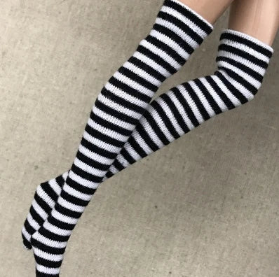 NOVO: um par de meias listradas em cores vibrantes, feitas à mão, para bonecas Blyth, Azone de 30 cm, OB — foto 2