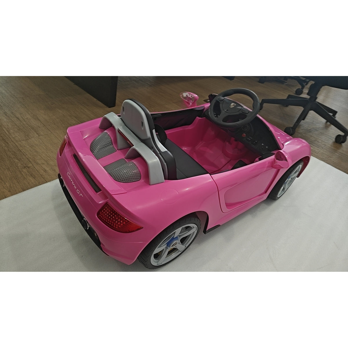 Carro Elétrico Infantil Porsche 12V com Bateria de Lítio Controlo Remoto 2 Motores Arranque Suave Suspensão Traseira — foto 1