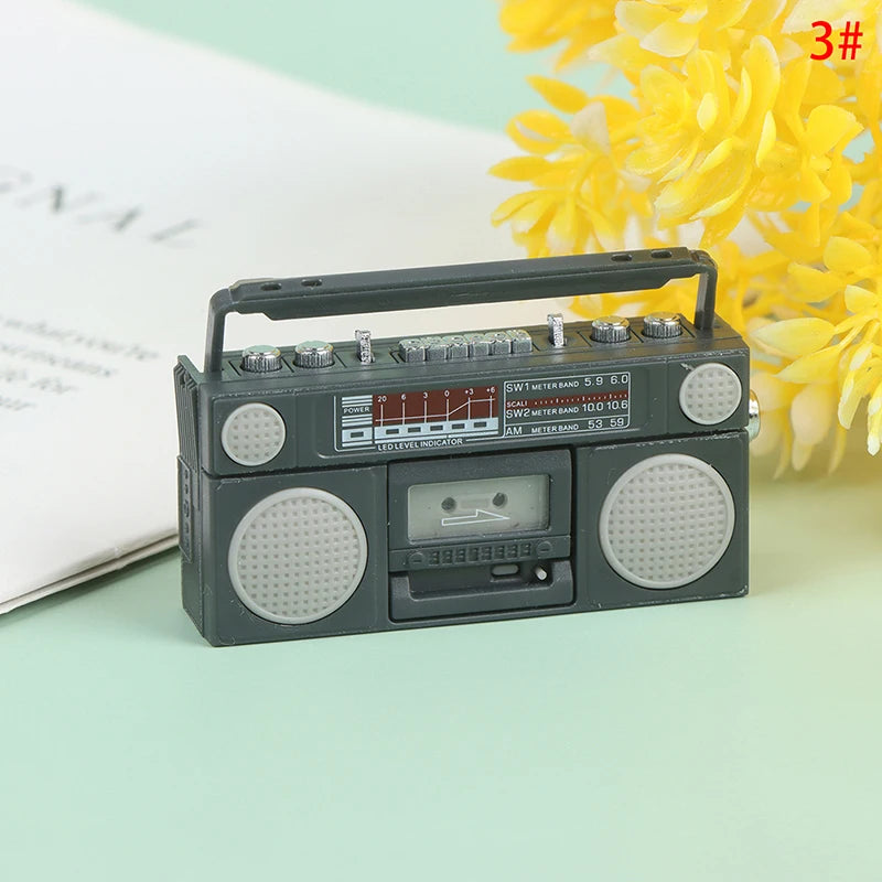 Boneca modelo de rádio e mini gravador vintage, boneco em miniatura, decoração de móveis — foto 2