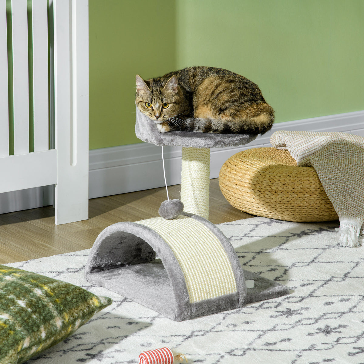 Arranhador para Gatos Pequena Altura 46 cm de 2 Níveis com Poste e Tapete de Arranhar Cama e Bola Suspensa 35,5x37x46 cm Cinza — foto 2