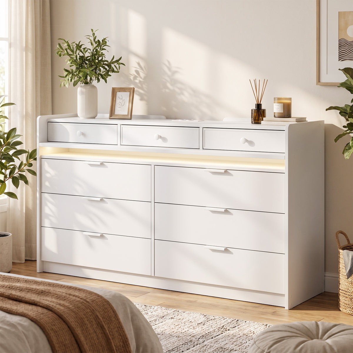 Cómoda com Luzes LED, Estação de Carregamento e 9 Gavetas, 148,7x45x82 cm, Branco — imagem 3