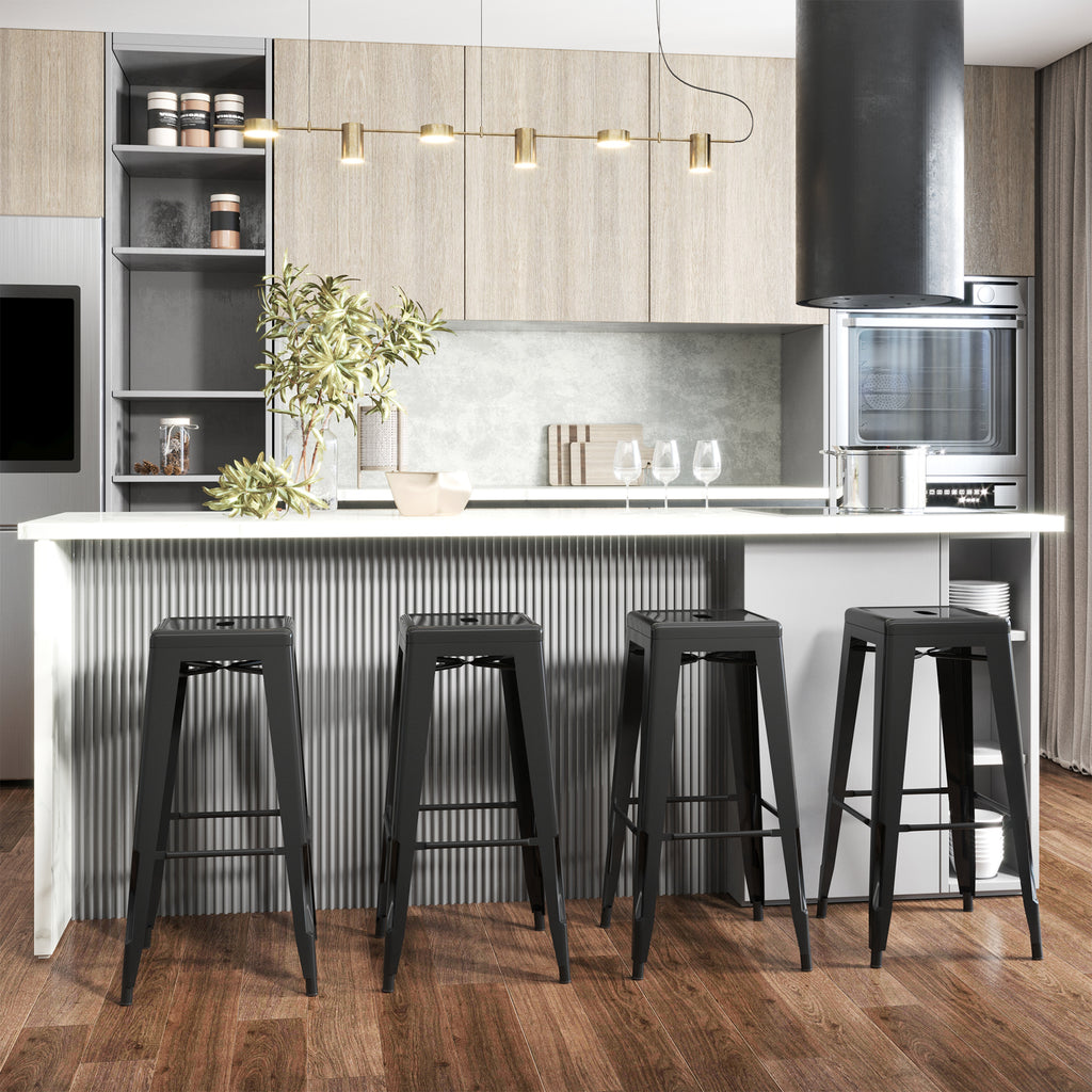Conjunto de 4 Bancos de Bar Empilháveis Estilo Industrial com Apoios para Pés, Adequados para Interiores e Exteriores 43x43x76 cm Carga até 120 kg Cor Preto — foto 2