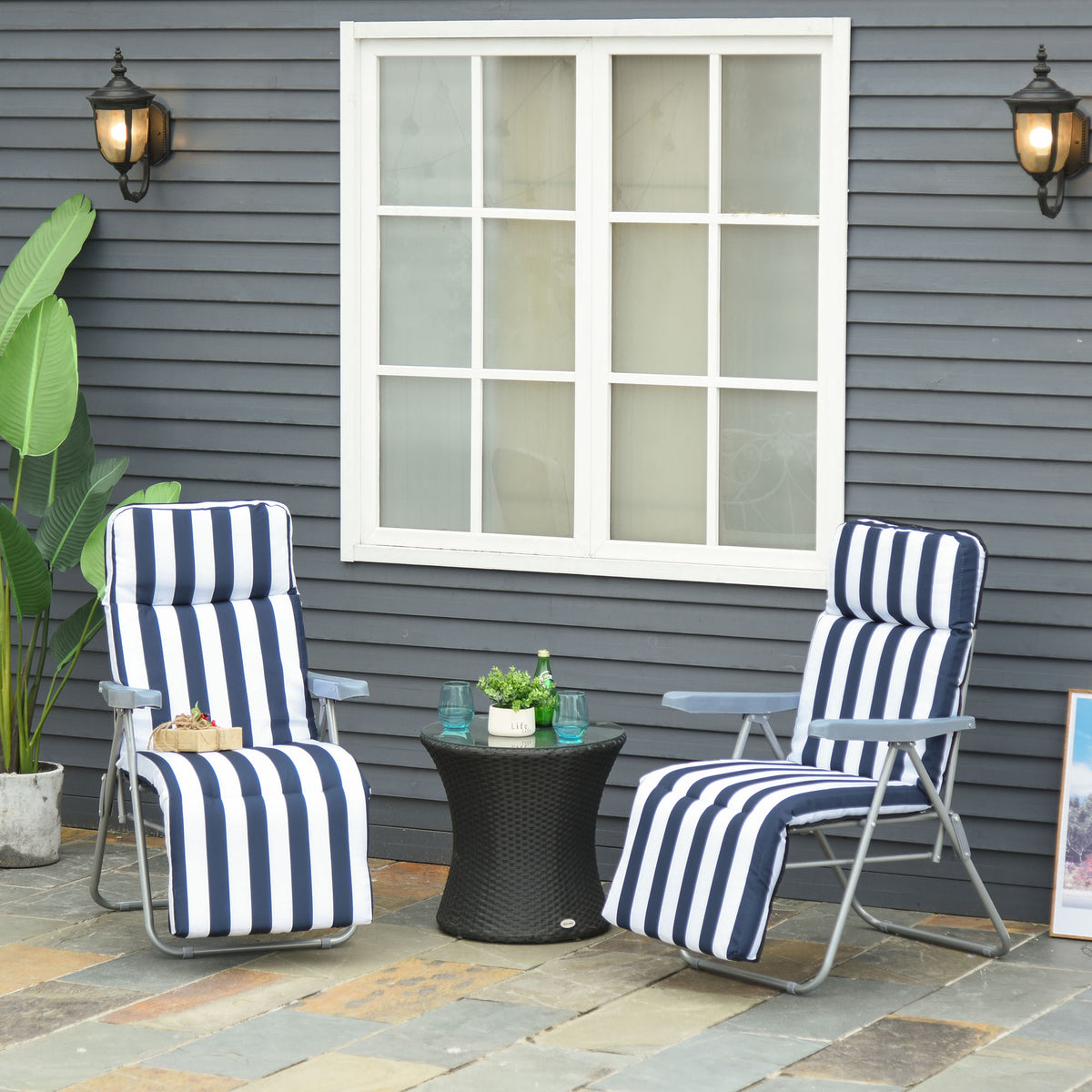 Conjunto de 2 Espreguiçadeiras Dobráveis de Jardim com Almofada Acolchoada, Encosto Ajustável em 5 Posições, Apoio para Pés e Estrutura de Aço, 60x75x65-102 cm, Azul e Branco — foto 2
