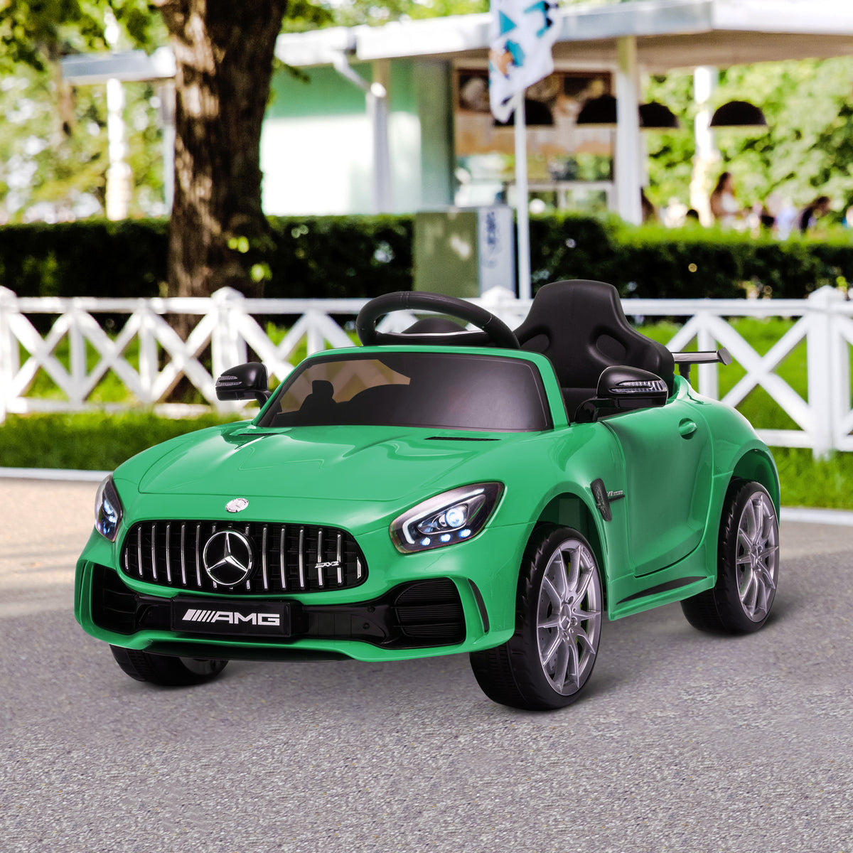Carro elétrico para crianças acima de 3 anos licenciado de Mercedes GTR bateria de 12V com controle remoto Faróis musica portas de abertura dupla Carga 25kg 105x58x45 cm Verde — foto 2