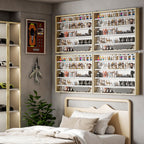 Vitrine de Parede de Madeira com Prateleiras Ajustáveis e 2 Portas Corredeiras de Vidro para Coleções Perfumes Bonecos de Decoração 80x9,5x60cm Madeira e Branco — foto 2