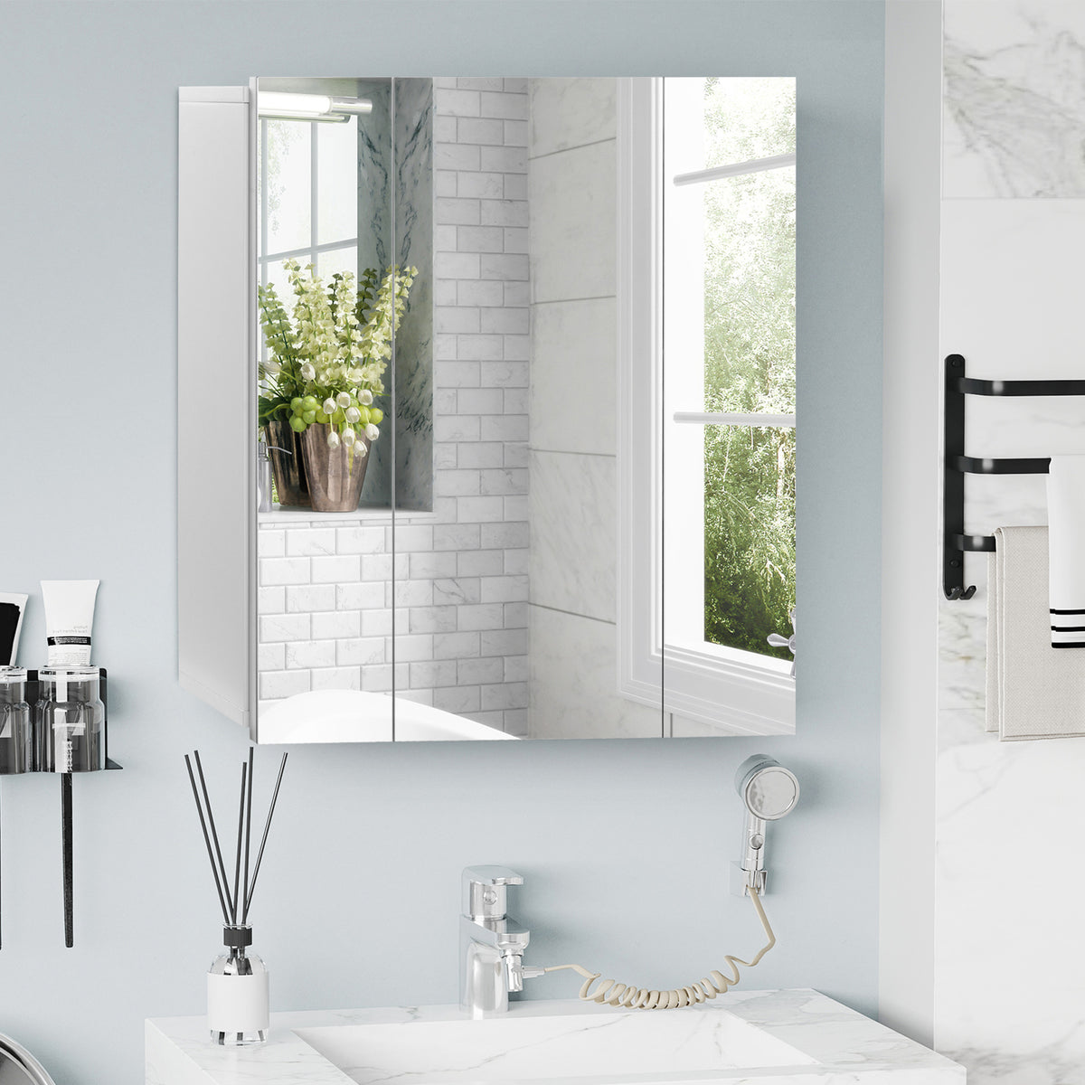 Armário de Casa de Banho com 3 Portas com Espelho Armário de Parede para Casa de Banho com Prateleiras Internas Ajustáveis 70x15x60 cm Branco — foto 2