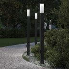 Conjunto de 3 postes de iluminação com sensor e tomada, 110 cm, pretos, IP44 — foto 1