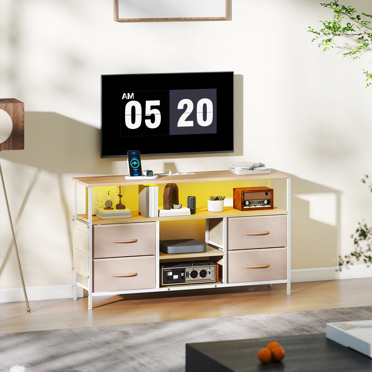 Móvel de TV com Luz LED Móvel de TV para Sala com Tomadas Portas USB Prateleiras Abertas 4 Gavetas de Tecido e Bolso para Televisão até 50 Polegadas 120x30x67,5 cm Bege e Madeira — foto 2