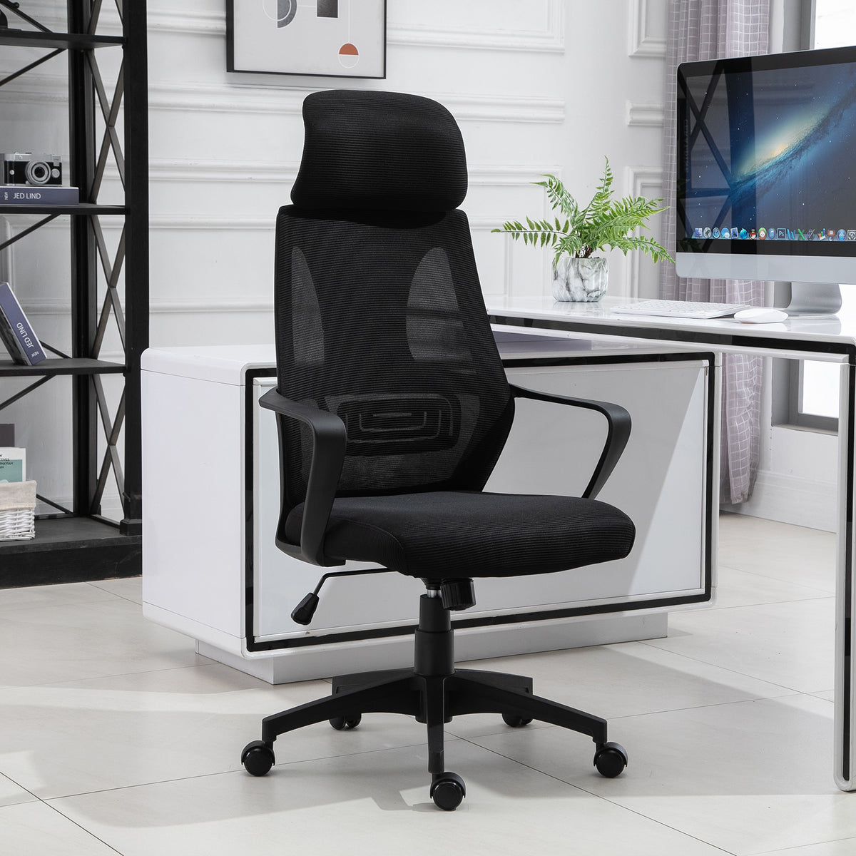 Cadeira de escritório ergonômica Cadeira de mesa inclinável ajustável em altura com encosto de braço Encosto de cabeça 5 rodas Suporta até 120 kg 64x58x116-126 cm Preto — foto 2