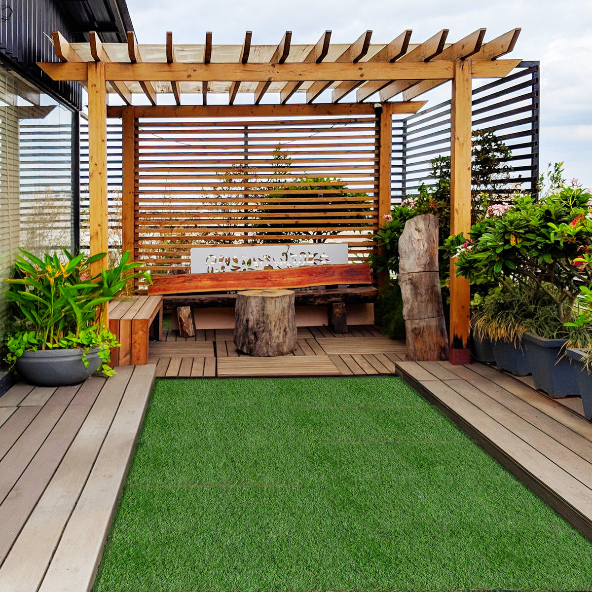 Relva Artificial 30x30cm 10 Peças com Altura de 25mm Alta Densidade 11000 Relva Artificial de Encaixe para Exterior Pátio Terraço Verde — foto 2