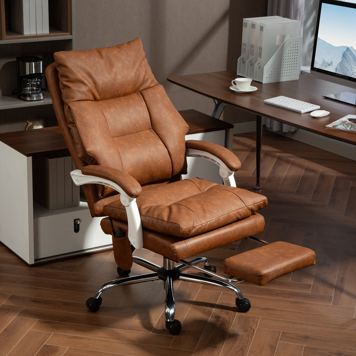 Cadeira de Escritório com Suporte Lombar Inflável Estofada em PU Cadeira de Secretária Giratória com Apoio para Pés Encosto Reclinável Encosto Alto Altura Ajustável 65x76x113-121 cm Marrom — foto 2