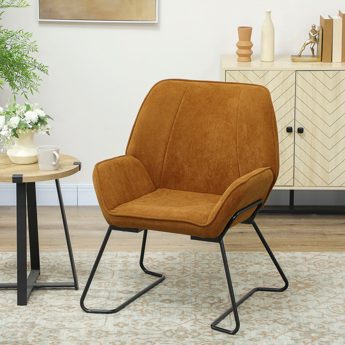 Poltrona Sala de Estar Moderna Poltrona de Leitura com Assento Largo e Acolchoado Estofada em Veludo Pés de Metal Poltrona para Dormitório 70x67,5x87 cm Marrom — foto 2