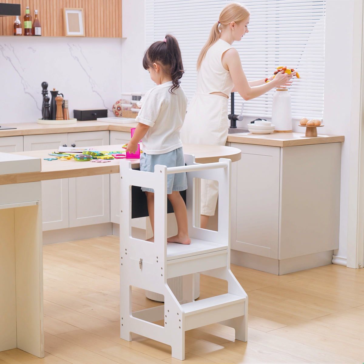 Torre de Aprendizagem para Crianças 3-6 Anos de Madeira Torre de Aprendizagem Infantil Convertível em Secretária com Ardósia e Barra de Segurança para Casa de Banho Cozinha 42x44x86cm Branco — foto 2