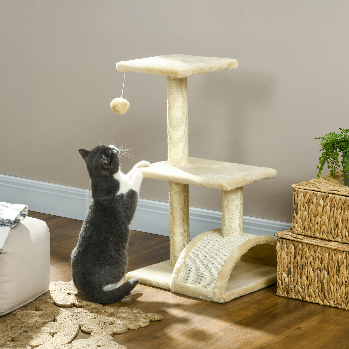 Arranhador para Gatos Médio Arranhador para Gatos de 3 Níveis Torre para Gatos com Postes de Sisal Placa para Arranhar e Bola Suspensa Creme — foto 2