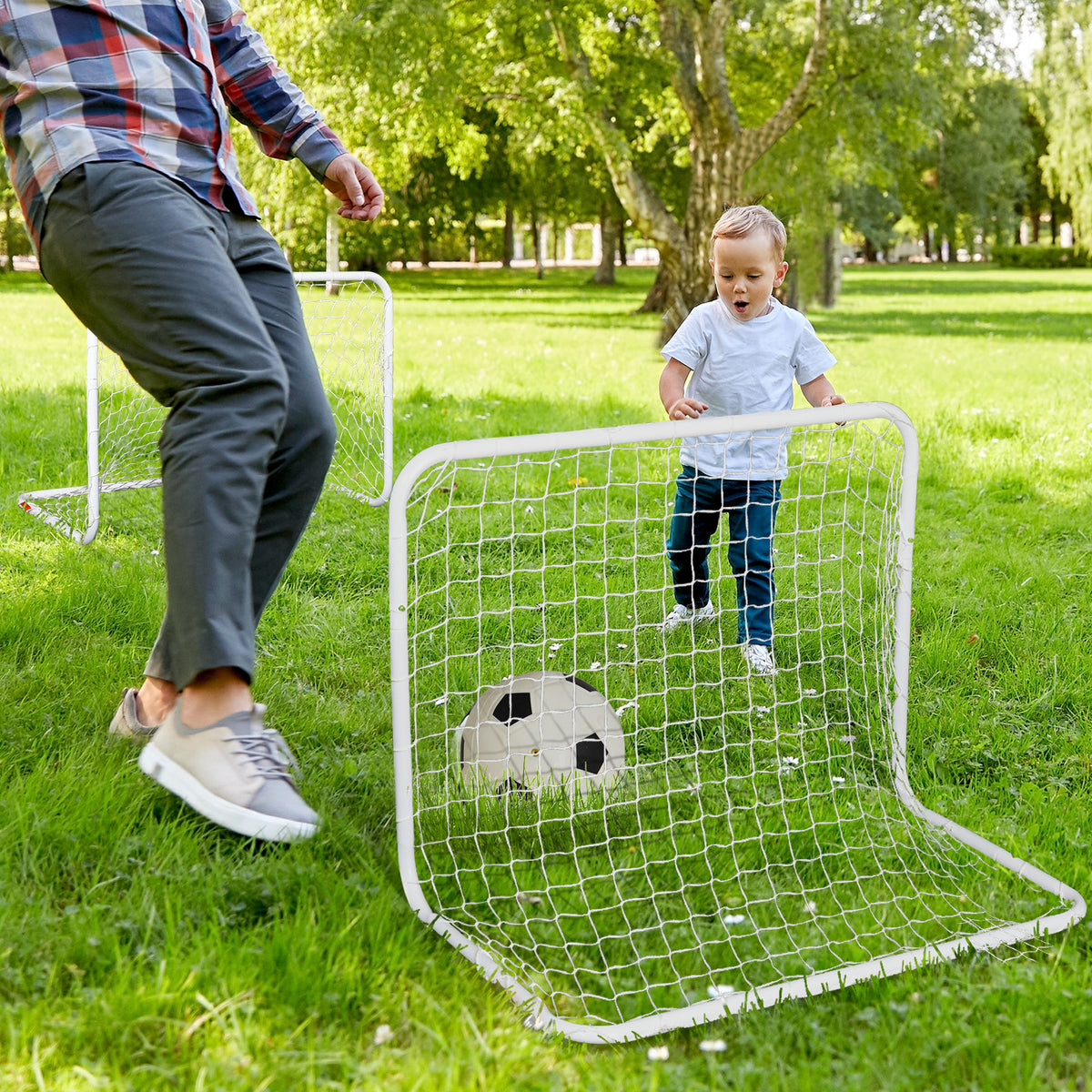 Conjunto de 2 Balizas de Futebol com Rede e Bola para Crianças e Adultos, Brinquedo Desportivo de Exterior para Jardim com Bomba de Enchimento, Aço e Poliéster, 78x46x56 cm, Branco — foto 2
