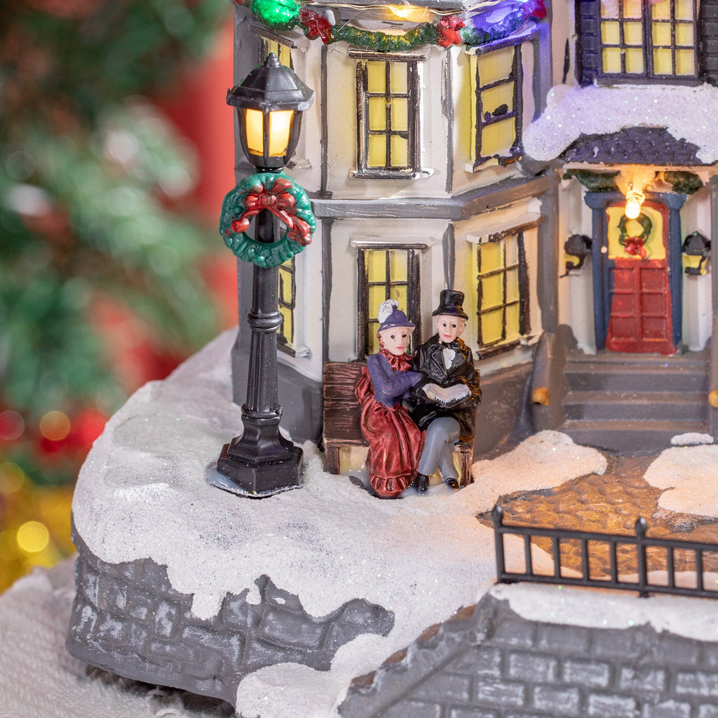 Aldeia de Natal Cena de Decoração Natalícia Iluminada com Luzes LED Árvore de Natal Pai Natal e Renos Decoração de Natal de Mesa 38,5x20,5x33cm Multicor — foto 9