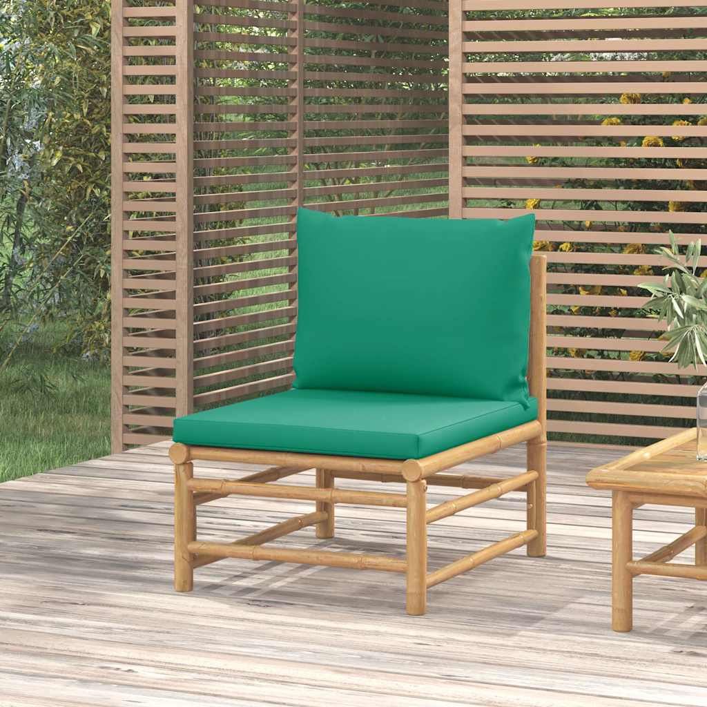 Sofá de centro de jardim bambu com almofadões verdes — foto 1